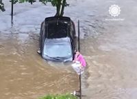 Southeastern Texas flooding submerges roads, cars and homes