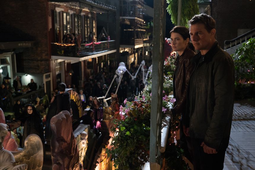Tom Cruise e Cobie Smulders nos bastidores de Jack Reacher Sem Retorno 2016