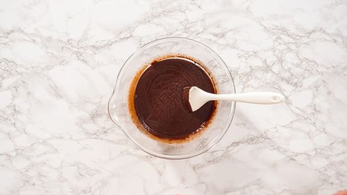 许嵩平躺刨冰高清图片