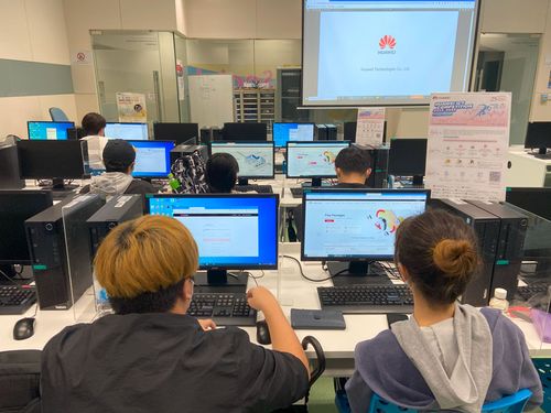 Using the Huawei ICT Academy learning platform