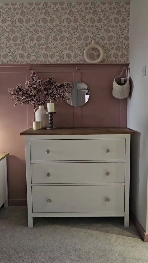 Upcycling ikea hemnes drawers into a vintage style...Save for ikea hack inspiration 🏡    Our ikea hemnes drawers were simply not the style of furniture we wanted but new bedroom furniture wasn't an affordable option. So we decided to ikea hack the hemnes drawers we already had and turn them into a vintage style. We have gone from white acrylic to modern vintage complete with bobbin trim. Here’s how ⬇️ save for the step by step.    1. Use a carbide scraper to remove the top acrylic coati