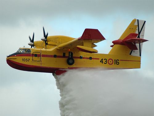 Un Canadair CL-215T