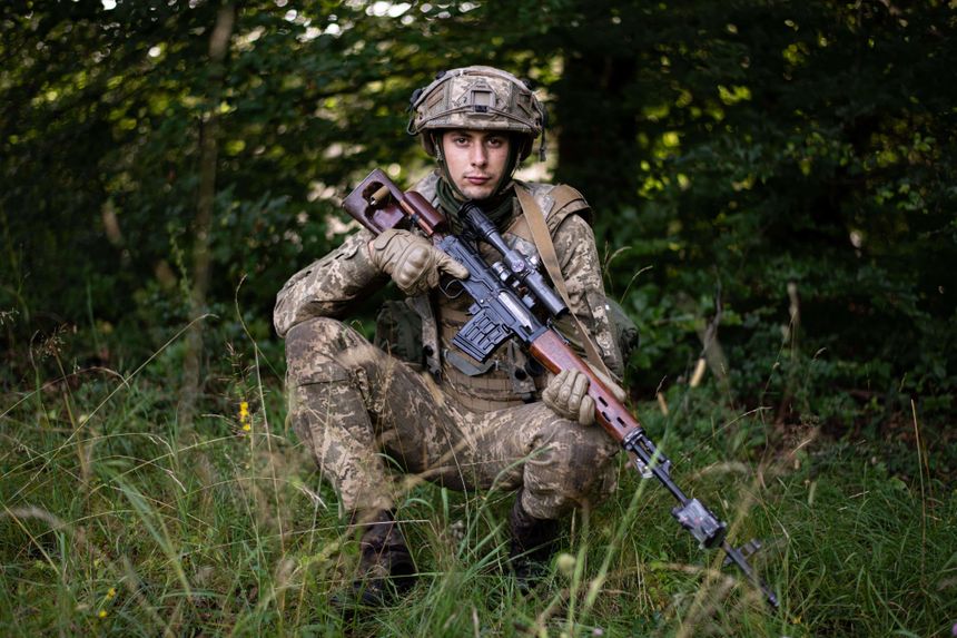 Ukrainian sniper sets world record with 3.8 km kill shot on russian soldier