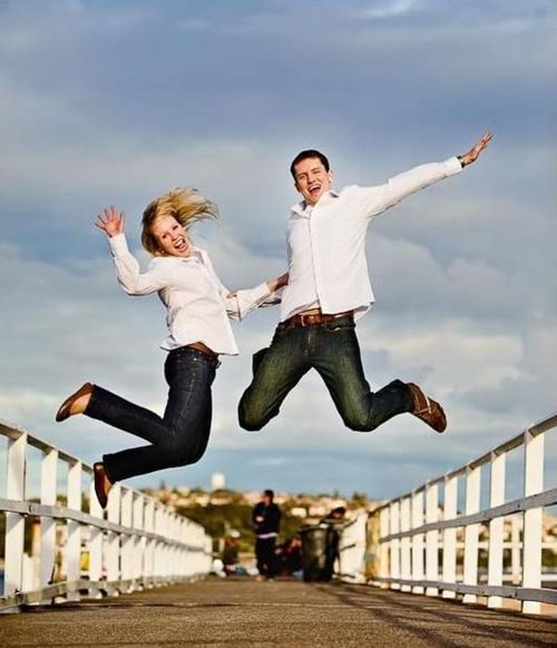 couples-fun-photography-poses-jumping