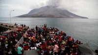 Thousands flee volcanic eruption in Indonesia