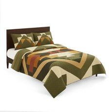 Pendleton Tumalo King Quilt Set – 100% Cotton Quilt with Shams, Soft Lightweight Bedding for King Size Bed, Green Patterned Comforter Alternative, King Bedding Set (Full/Queen, Tumalo)