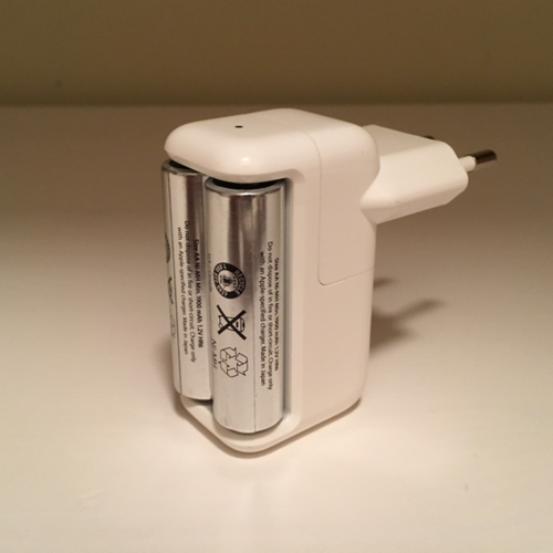 Apple_Battery_Charger_With_Batteries.png