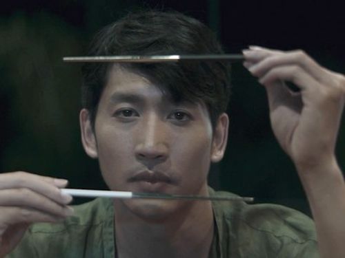 In uses chopsticks to denote lines.