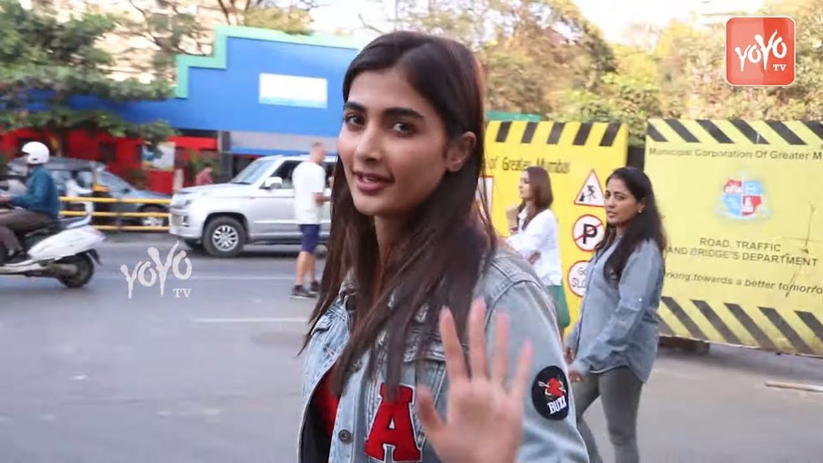 Actress Pooja Hegde Without Makeup Video 2020 || Celebrities News Today ...