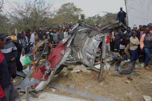 27 Killed in Head-On Collision Between Minibus and Truck in Zimbabwe