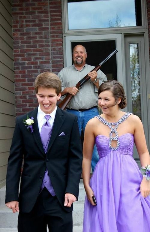 Hoco Couple Pictures, Funny Prom, Couple Prom, Hoco Pictures, Prom Photography Poses, Hoco Pics, Prom Pictures Couples, Homecoming Pictures, Prom Picture Poses