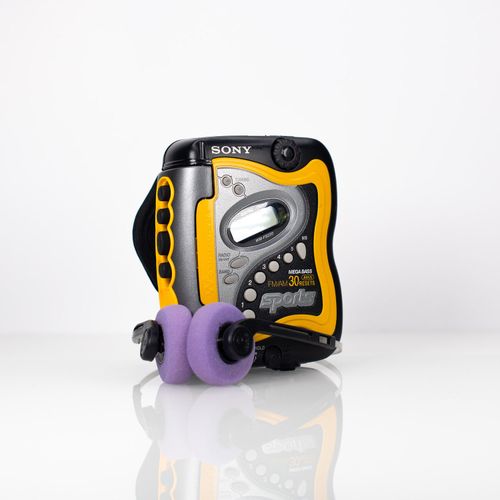 *MINT* SONY SPORTS WALKMAN WM-FS220 YELLOW AM/FM PORTABLE CASSETTE PLAYER