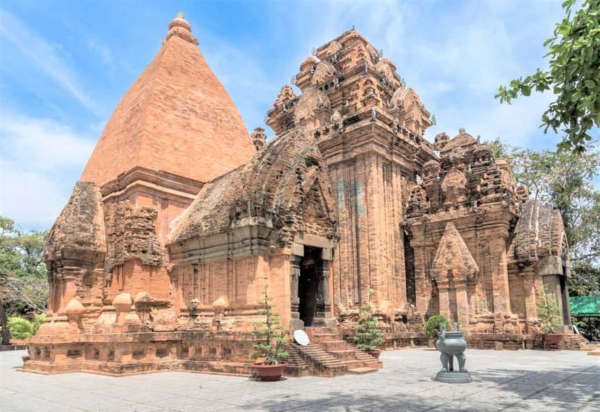 Đỉnh cao Tour Nha Trang 4 ngày 3 đêm trọn gói - Tham quan Tháp Bà Ponagar