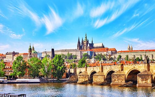 奧地利、捷克經典12日－哈爾施塔特、百威啤酒廠、赫盧波卡城堡、國王湖、雙遊船、鹽湖區２晚、布拉格３晚、世界文化遺產 cover photo