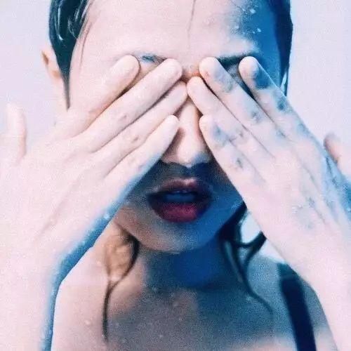 陈粒：我要一动不动地高潮 ｜ 简浅评价陈粒