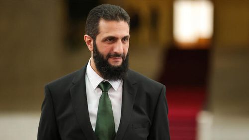 Le dirigeant syrien Ahmed al-Sharaa au palais présidentiel de Damas, le 16 janvier 2025.