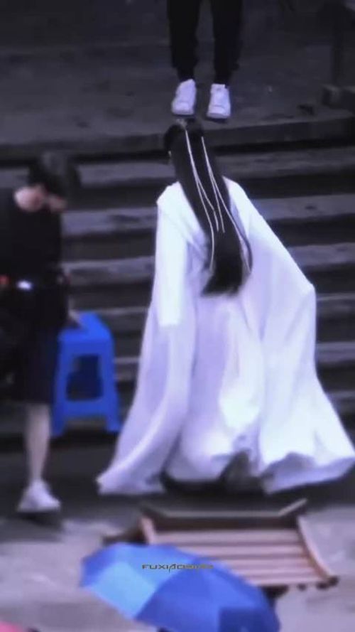 成毅《赴山海》新剧路透曝光，莲花楼造型仙气十足