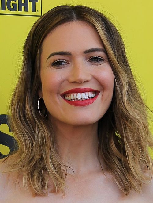 Mandy_Moore_at_SXSW_2018_(25904503147)_(cropped).jpg