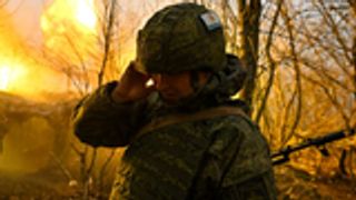 俄军向乌克兰阵地开火