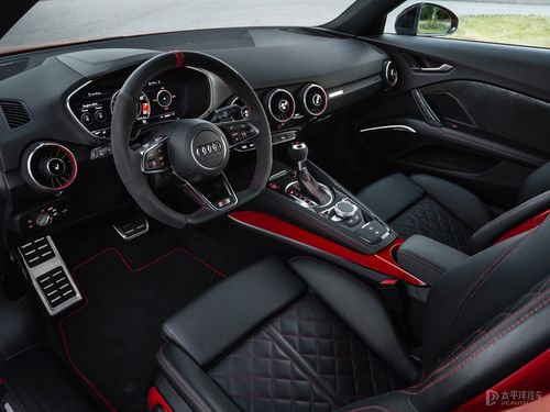 奥迪TTS内饰