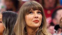 Taylor Swift Fans Spiral Over Tiny Spotify Change, Fueling New Album & 'Taylor's Version' Theories - Just Jared