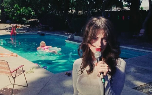 Violet Grohl: Estrena el videoclip de ‘Bug in the Cake’