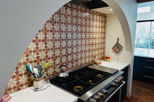 kitchen-tile-ideas-colorful-backsplash