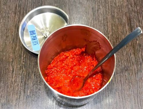 szechwan doubanjiang in a stainless cruet - douban stock pictures, royalty-free photos & images