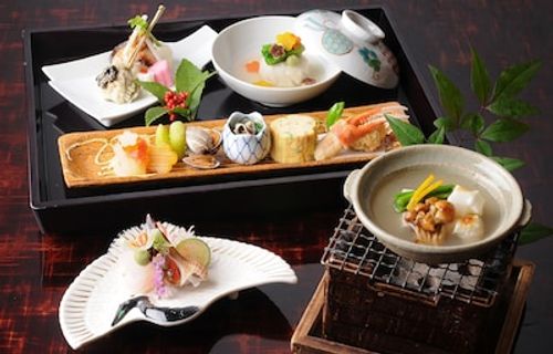 榻榻米上的味觉艺术：日本会席料理入门指南