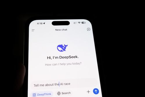 DeepSeek 服务器繁忙解决方案：使用 LMU.AI DeepSeek-R1