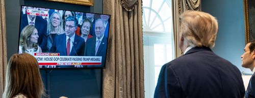 “美国人，真正该担心的时候到了”