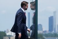 Knives are out for Vance in the GOP. His allies say it’s a coordinated ‘op.’ - The Washington Post
