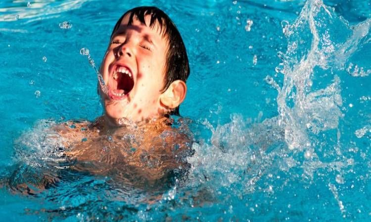 تفسير حلم انقاذ شخص من الغرق تفسير حلم إنقاذ الأم من الغرق Drowning Wtf Fun Facts Fun Facts