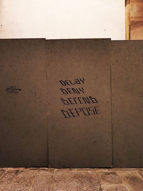 Luigi Mangione inspired graffiti in Lucca, Italy