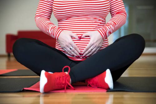 maternity - emoji gym stock pictures, royalty-free photos & images