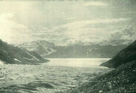 A photo of a glacier taken on an expedition to the North Pole (National Geographic Magazine, January 1910)