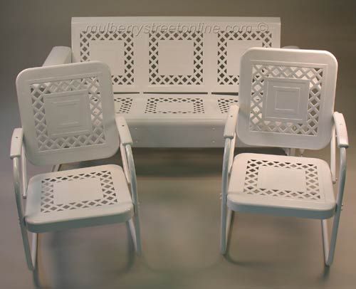 Vintage white metal outdoor patio furniture set