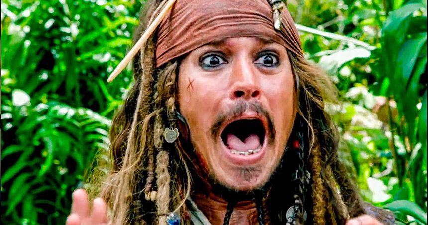 Johnny Depp como Capitão Jack Sparrow em cena de Piratas do Caribe 3 No Fim do Mundo