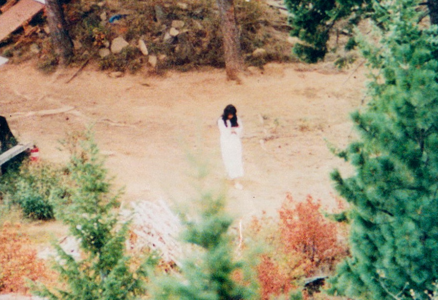 r/UtterlyUniquePhotos - On this day in 1992 the Ruby Ridge Siege began. The below image is a FBI surveillance photo of Vicki Weaver shortly before the FBI shot her, they also shot and killed her 14 yr-old son, Sammy. Timothy McVeigh said this siege was a catalyst for the Oklahoma bombing.