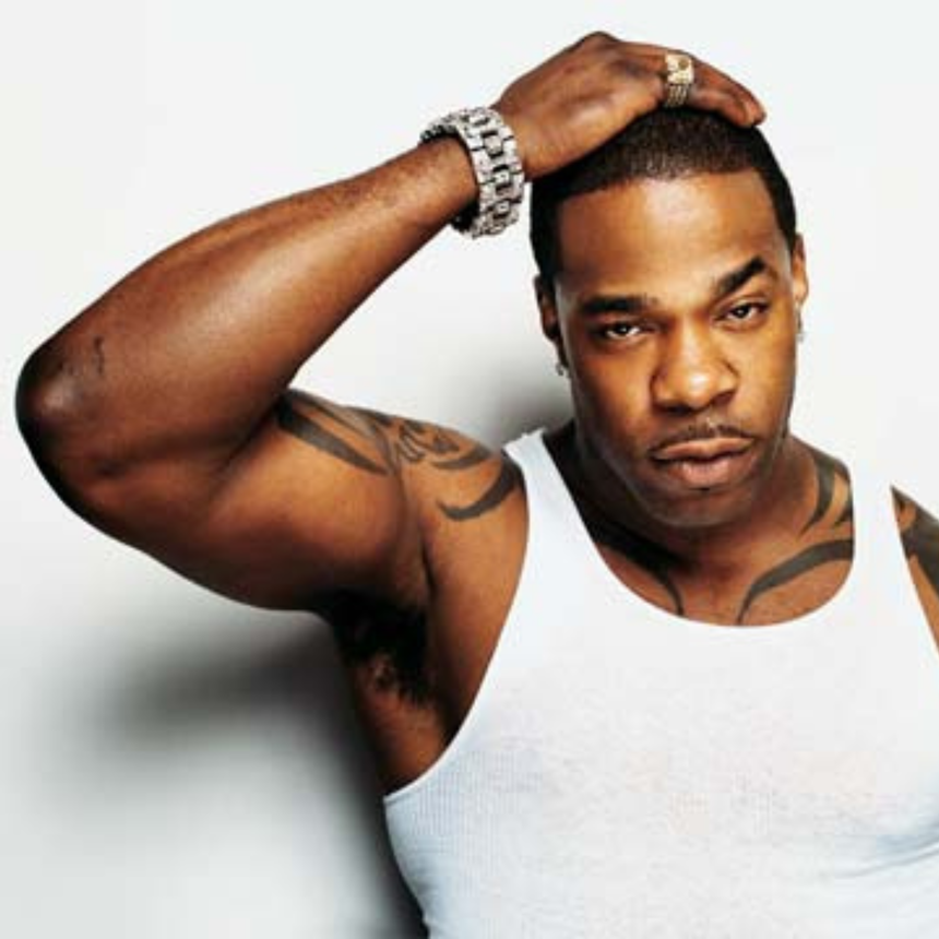 Busta Rhymes denuncia a su ex asistente por "inventarse" una agresión