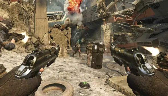Captura de pantalla de Call of Duty Black Ops 2 - Season Pass que muestra un tiroteo, un entorno destruido y armas en primera persona.