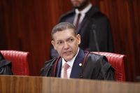 Filho de ministro do STF acumula R$ 27,7 milhões em dois anos como advogado