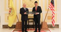 M'sia king gets 'GOLD 1' licence plate with S$421,000 winning bid - Mothership.SG - News from Singapore, Asia and around the world
