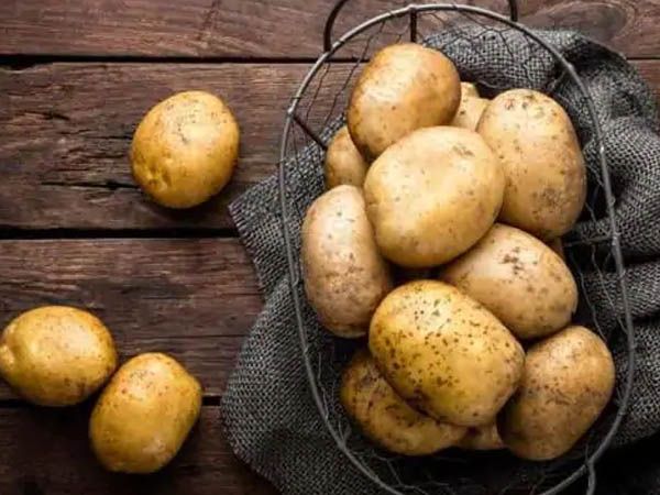 Face pack made from potato, you will get relief from skin related problems