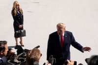 White House Turmoil Erupts as Trump Axes Zacharia, Backs Wiles - Bloomberg.com
