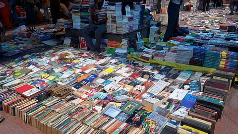 Daryaganj book market Delhi