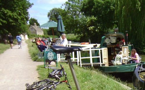 Cafe On The Barge