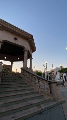 Mariachi Plaza
