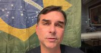 STF vê gravidade em fala de Flávio Bolsonaro sobre urnas e defende resposta do TSE