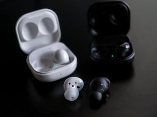 Galaxy Buds FE vs Buds 2